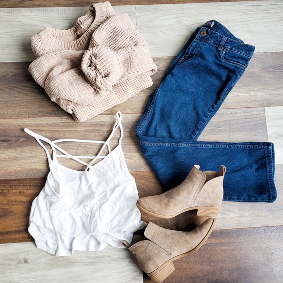 H&M Tops - H&M sparkly pullover